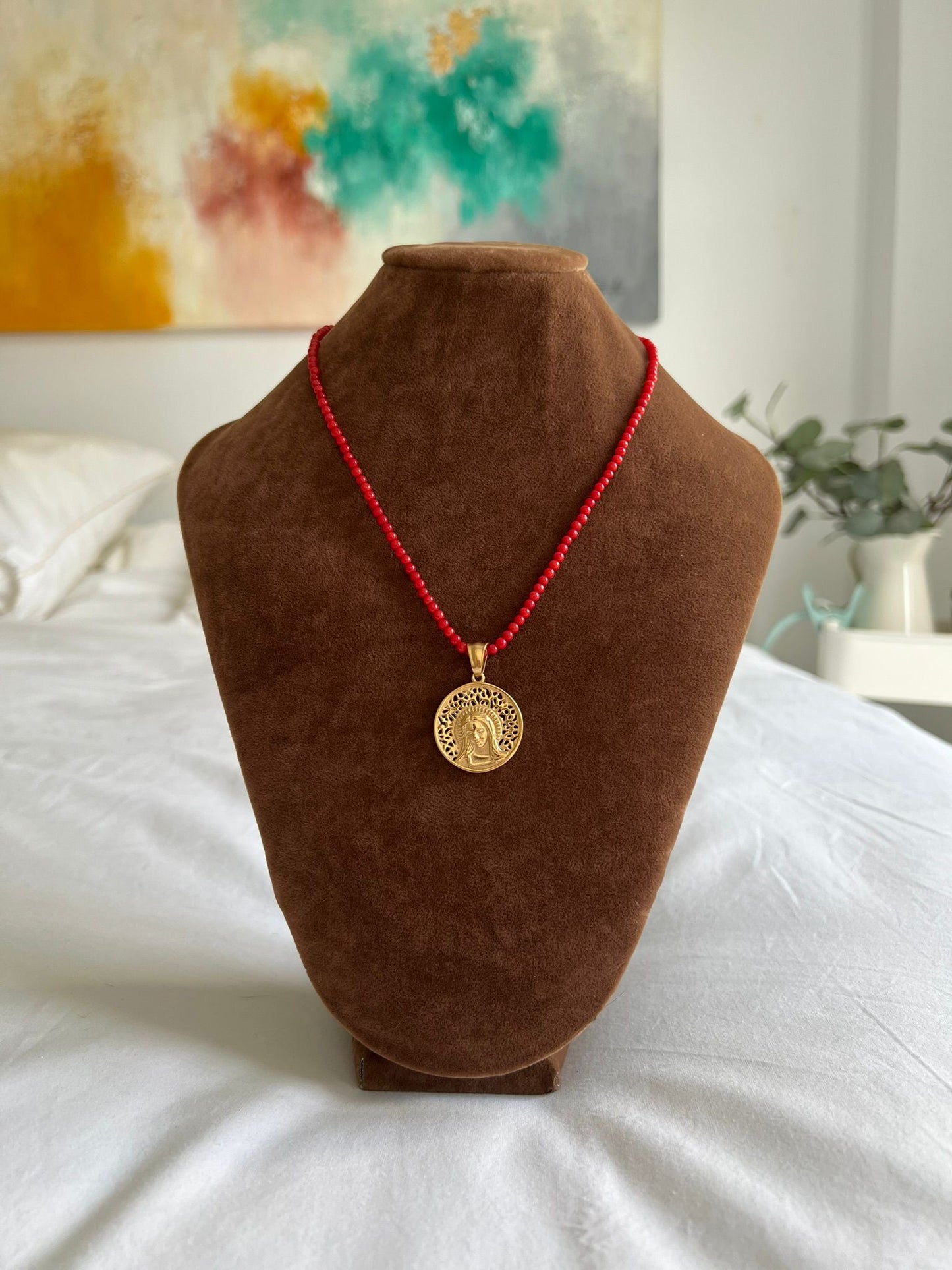 Collar coral Medalla Virgen Calada