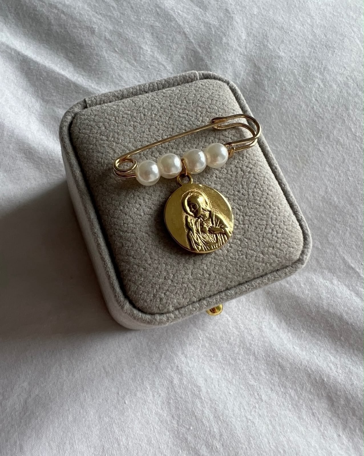 Broche escapulario bebé