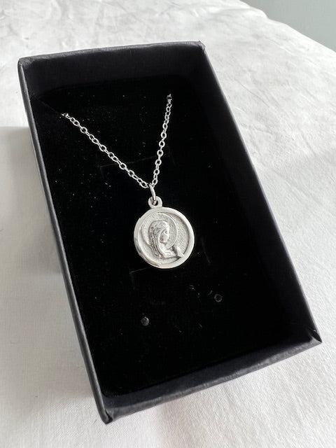Medalla Virgen Niña Mini