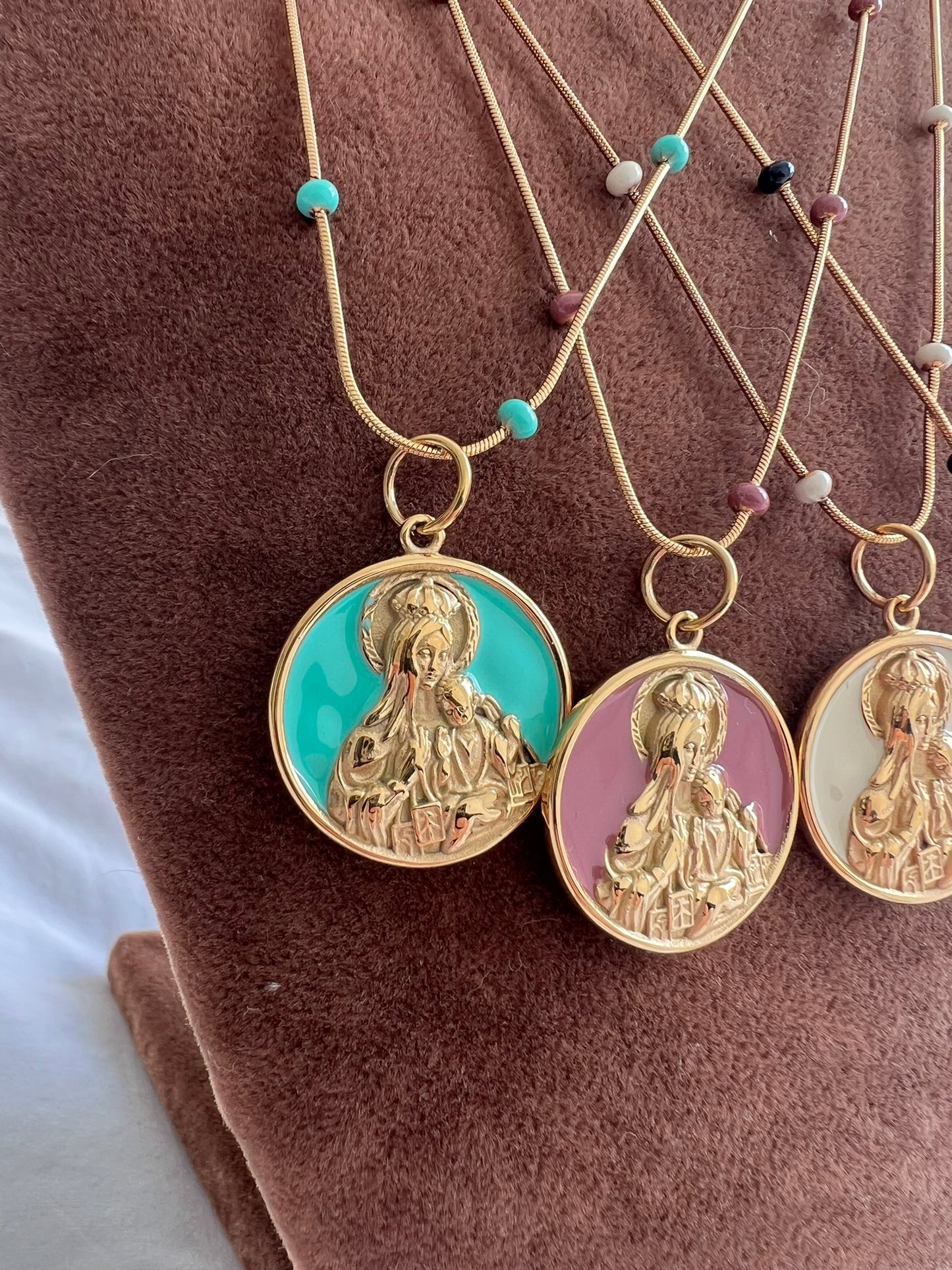 Medalla Carmen acero esmaltado