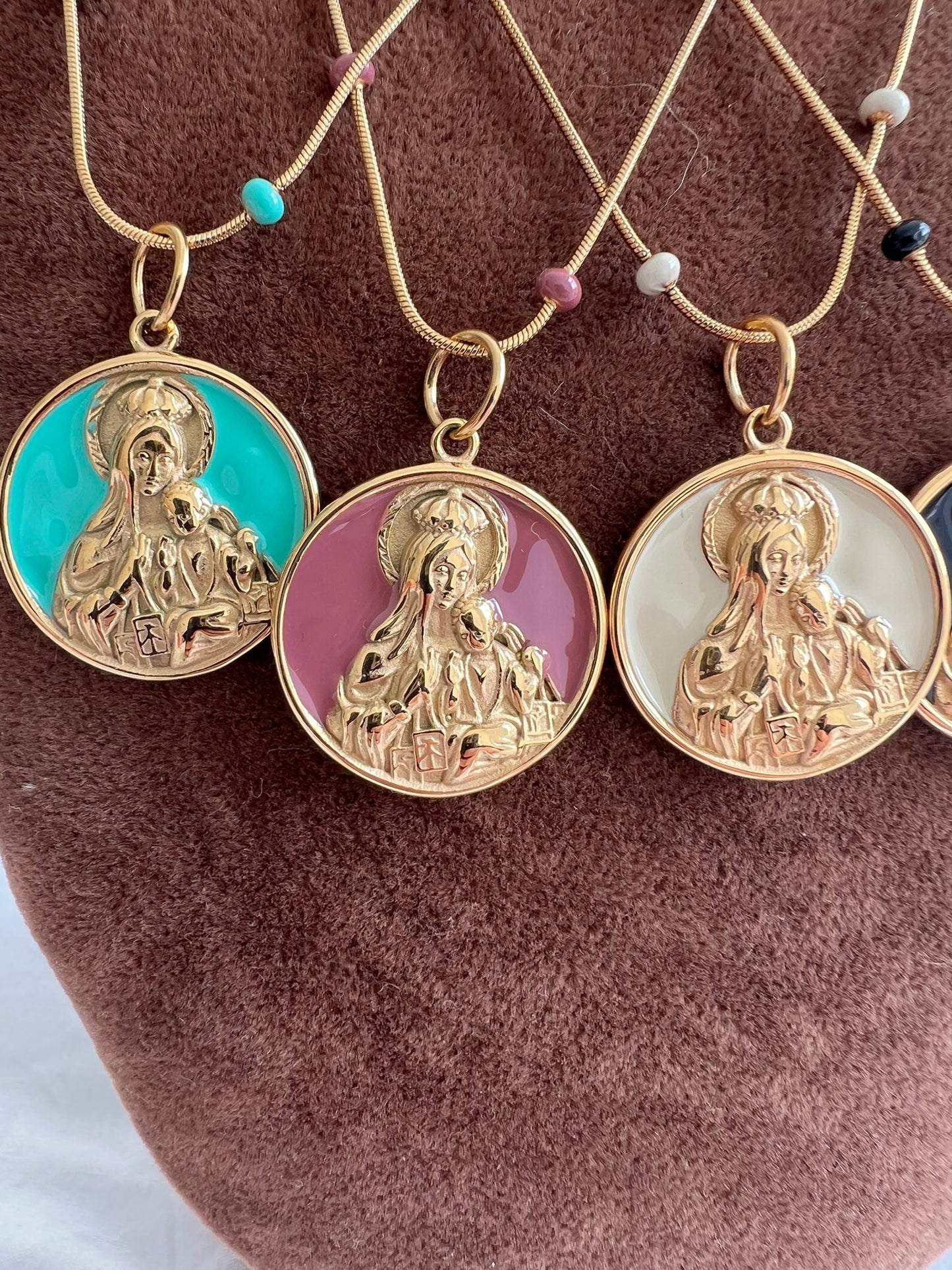 Medalla Carmen acero esmaltado