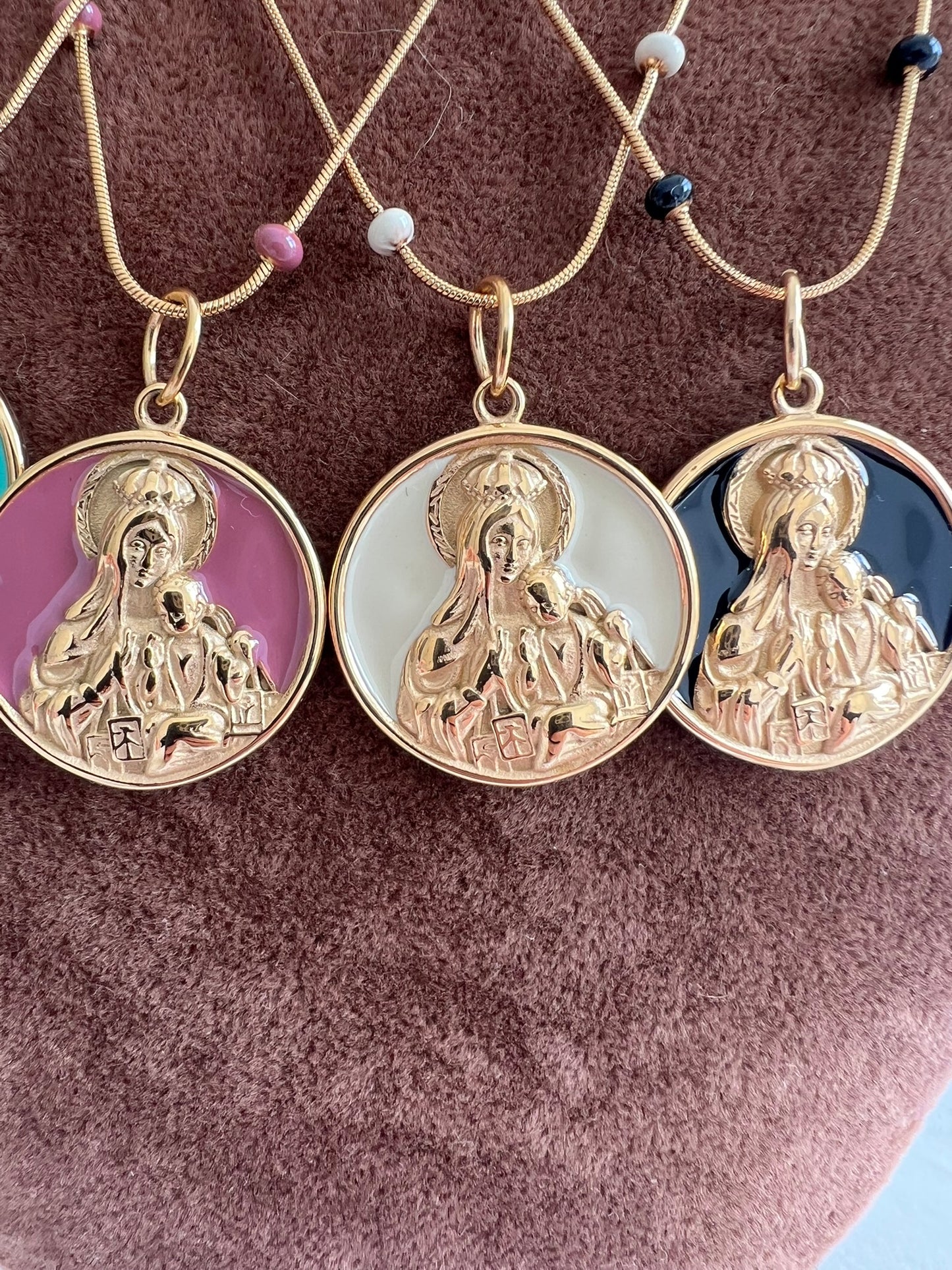 Medalla Carmen acero esmaltado