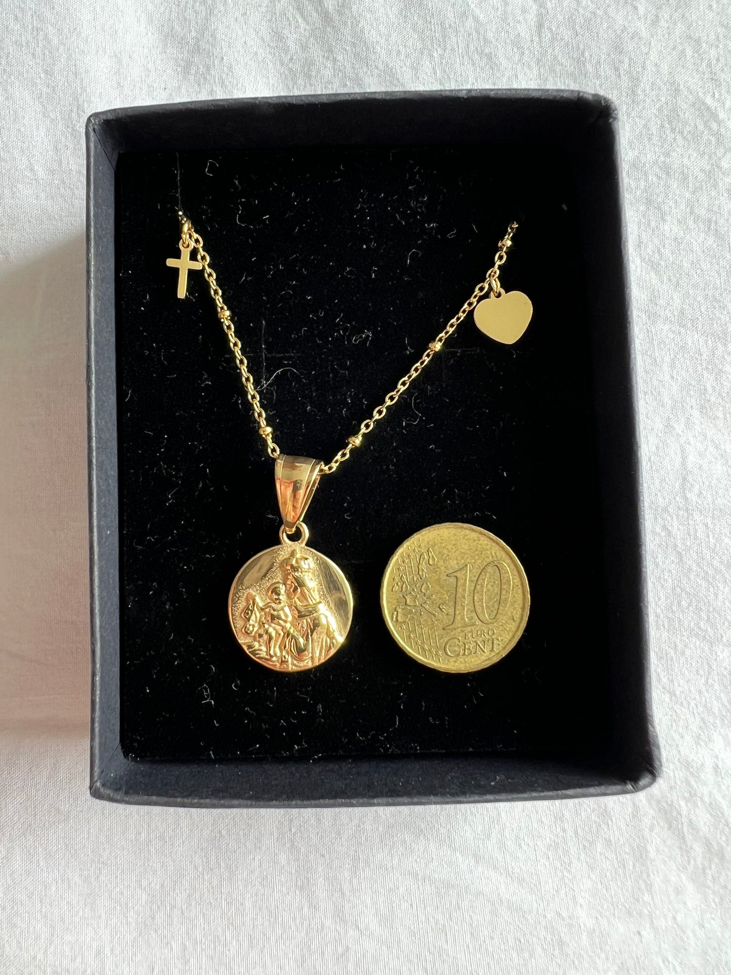 Escapulario Virgen del Carmen con cadena charms