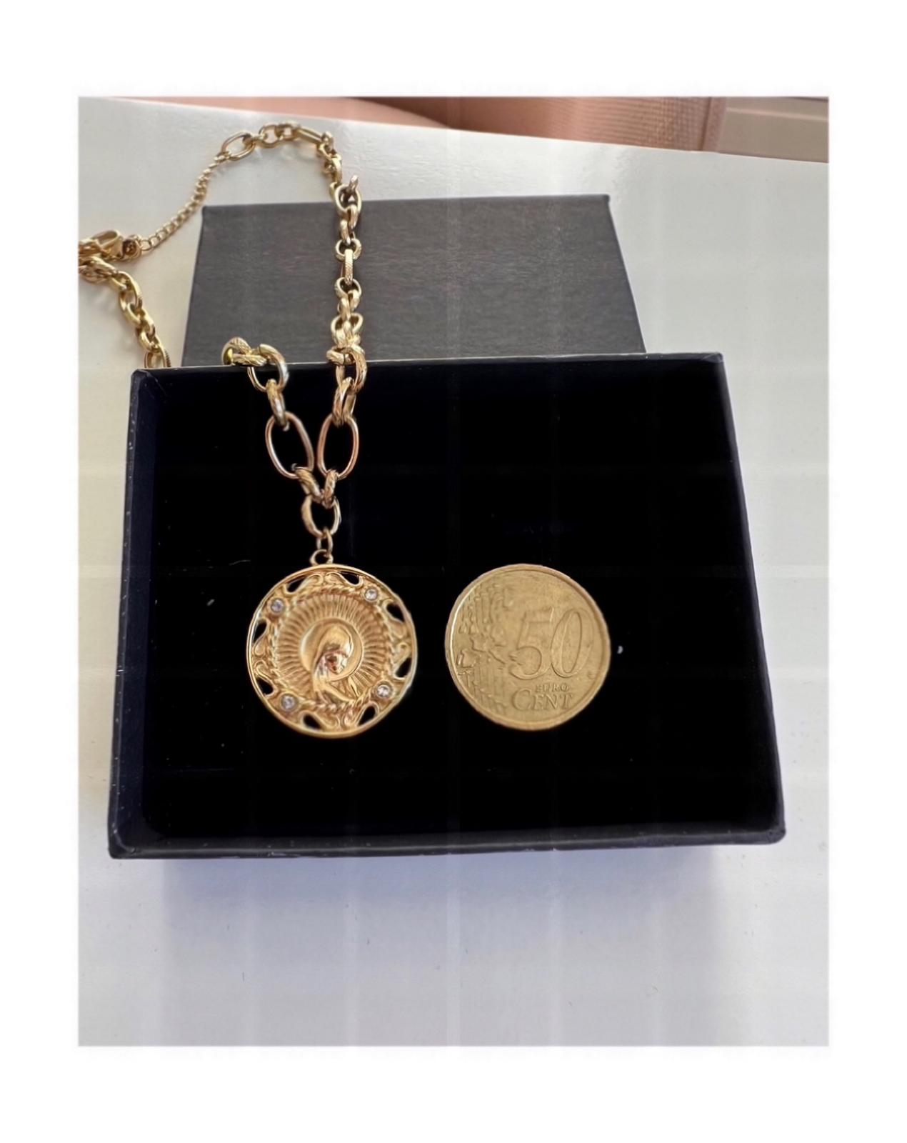 Collar con Medalla Virgen Niña calada con circonitas