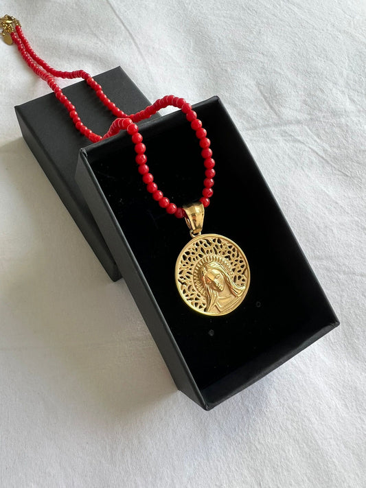 Collar coral Medalla Virgen Calada