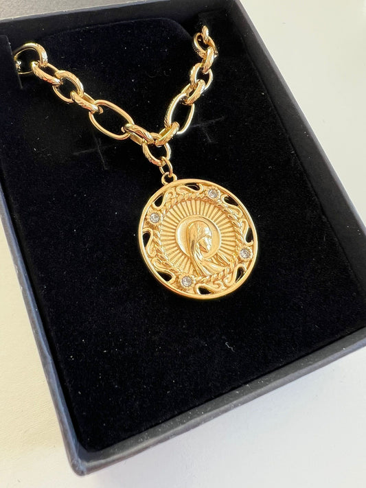 Collar con Medalla Virgen Niña calada con circonitas