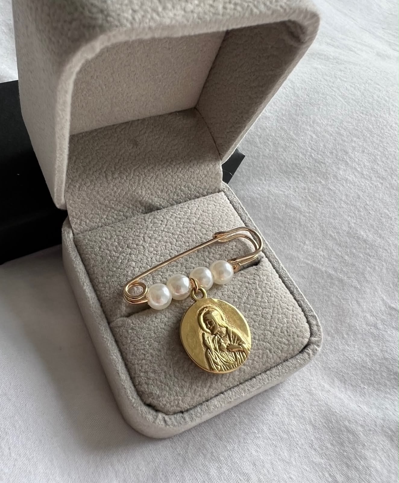 Broche escapulario bebé