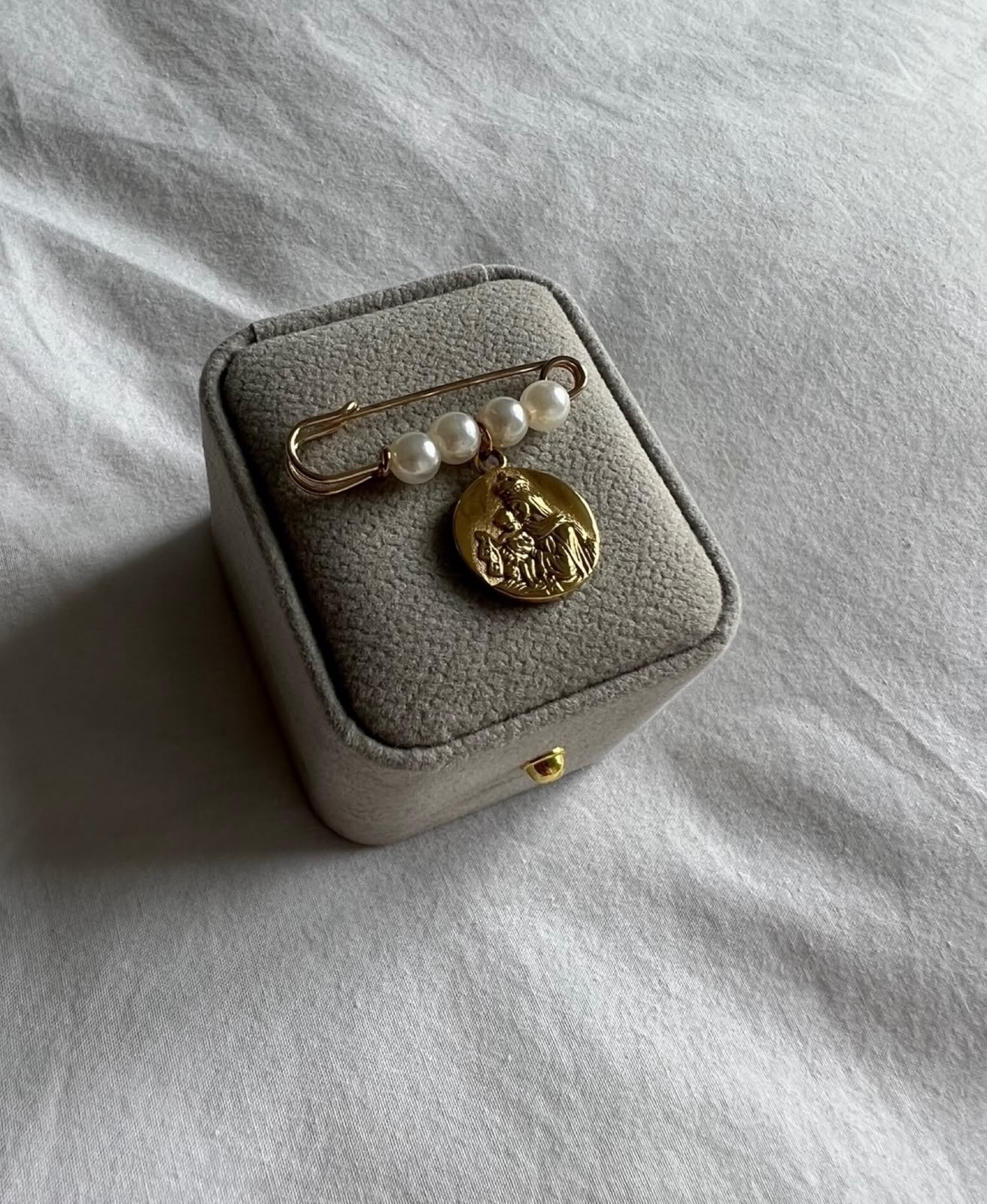 Broche escapulario bebé