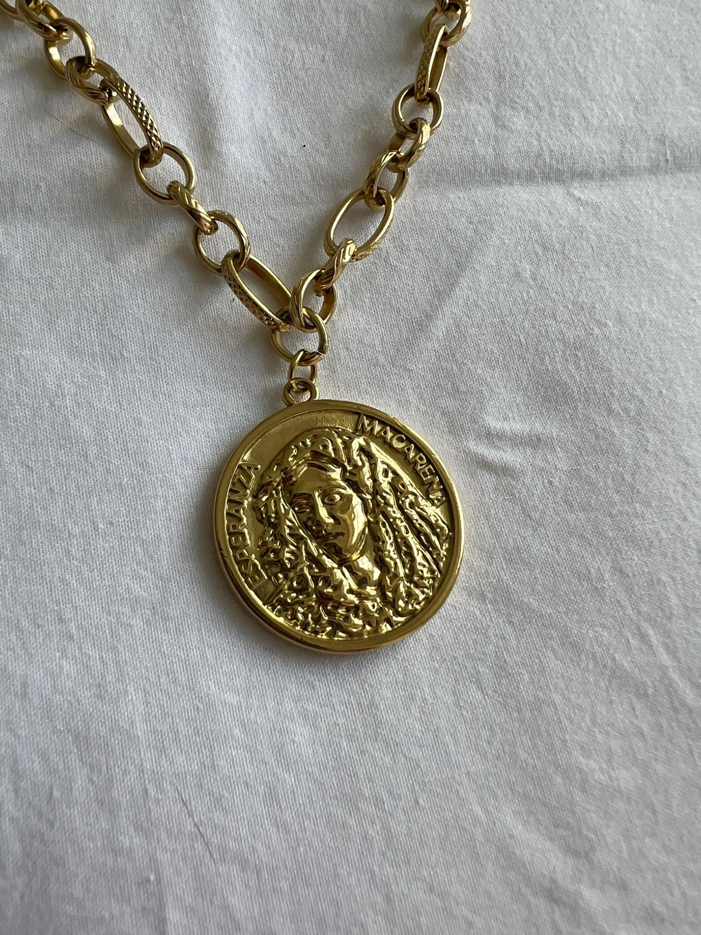 Collar Medalla Esperanza Macarena inoxidable