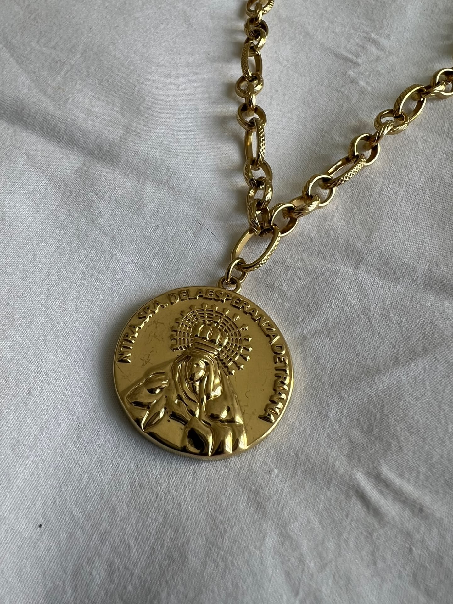 Collar Medalla Esperanza de Triana inoxidable