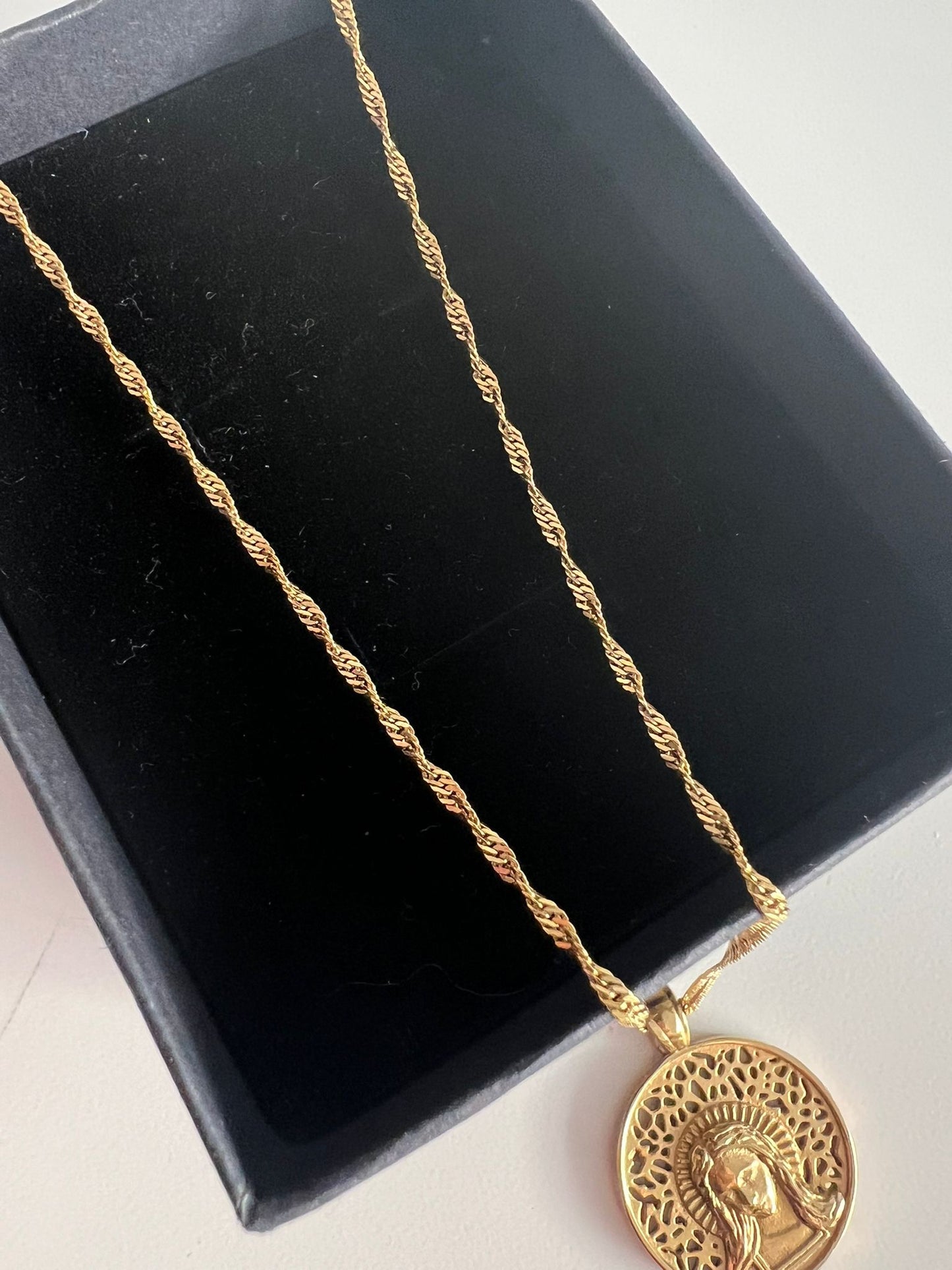 Medalla de la Virgen Calada Acero