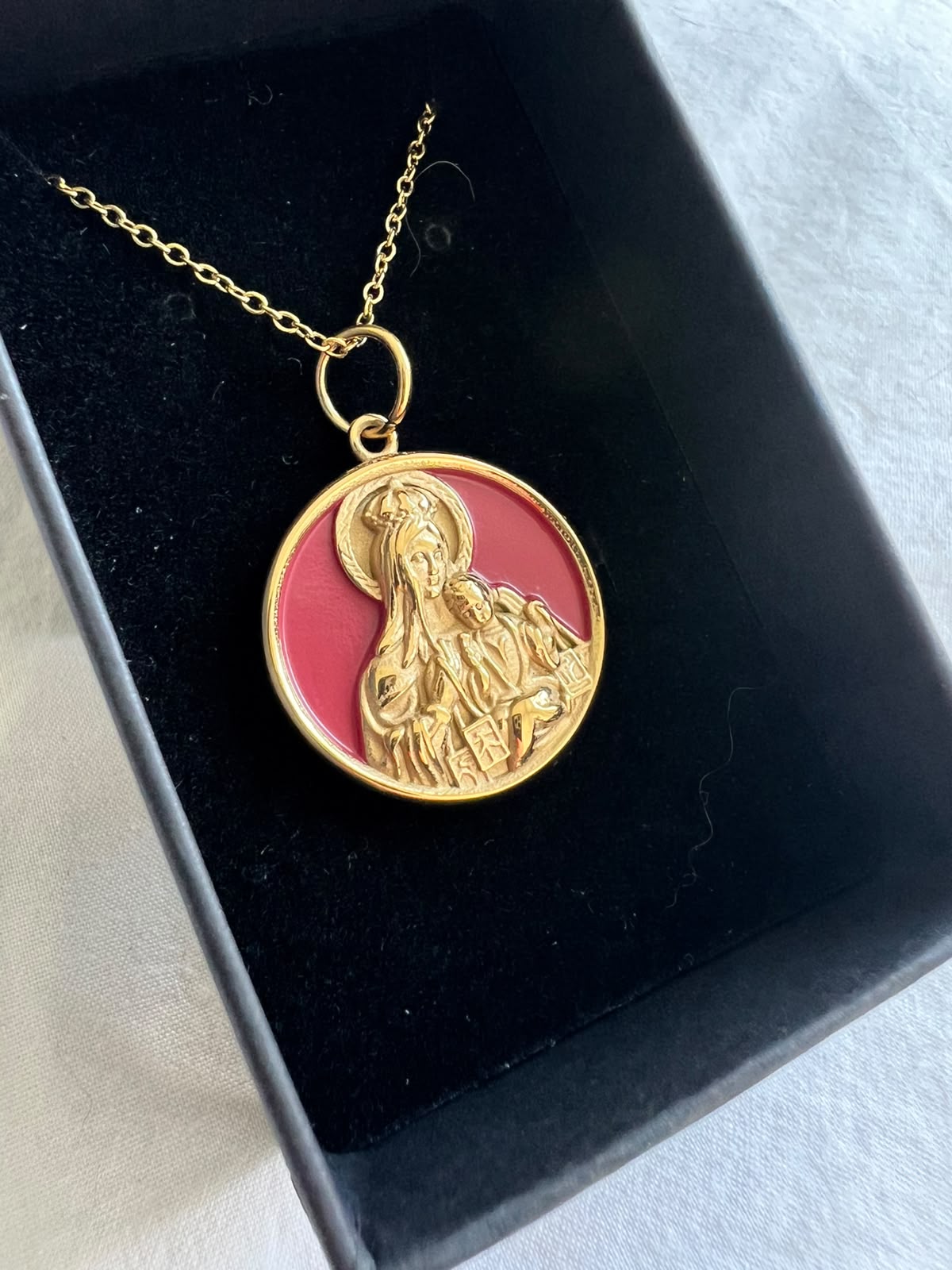 Medalla Carmen acero esmaltado